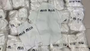 Aó thun cộc tay Nữ họa tiết chữ Miu.Miu trẻ trung năng động LCXA269