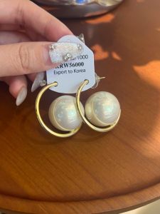 Elegant Large Pearl Copper Alloy Ear Jewelry Fashionable Minimalist Stylish Dainty Earrings Womens Geometric Pattern Hoops