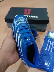KIDZTUBS Sepatu Futsal Anak Paket Komplit Sepatu Futsal Tas Skin Deker Kaos Kaki Usia 6-10 Tahun Size 28 29 30 31 32 33 34 35 36 37 KDZ1424011825