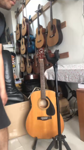 Giá Treo Đàn Guitar Đứng Ba Chân Bằng Kim Loại Cao Cấp Duy Guitar Store