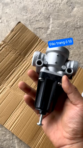 Van khè xe shacman f3000 M3000 huyndai 15 tấn chenglong van hạn chế áp xuất 8152106269 lỗ M22x1.5