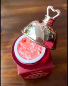 Dragon's Blood & Stem Cell Technology: A Comprehensive Guide to Anti-Aging Moisturizing Creams