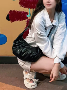 Zhaozhao Folded Bean Pod Cow Horn Commuter Single Shoulder Bag Womens Fashionable Soft PU Leather Handbag Korean Style