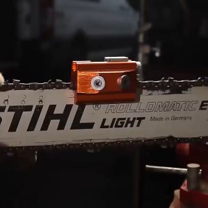 【1 วินาทีคมชัดขึ้น】เครื่องมือเครื่องเหลาเลื่อยห่วงโซ่แบบพกพาสำหรับงานไม้การบดหินเจียร์เหมาะกับเลื่อยโซ่ไฟฟ้าส่วนใหญ่ลับคม(ที่ฝนเลื่อยโซ่ ที่ลับเลื่อยยน ที่ลับโซ่เลื่อยยนต์ ลับโซ่เลื่อยยน)