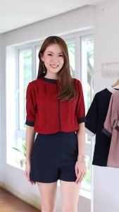 Narinari : MN0326 High Neck Blouse with Trim ผ้าโฟร์เวย์ เสื้อทำงานคอปิด