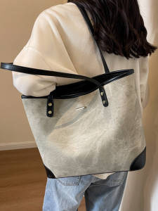 Fashionable Casual Large Capacity Tote Bag Womens New 2025 Big Bag High-End Commuter Bag Trendy Single Shoulder Bag