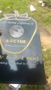 Batu nisan makam lempengan Granit Oval ukuran 20x30 cm