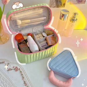 Triangle Fashion Make Up Bag Creative Makeup Pouch Large Capacity Girl Toiletry Bag Portable Toiletry For Travel