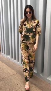 set 2 ชิ้น >>เสื้อ+กางเกง ผ้า ฝ้ายผสมลินิน เสื้อดีเทลเป็นคอจีน แขนสั้นเย็บแขนจั้มตุ้กต้า เพิ่มความเก๋ "กางเกงขายาวทรงกระบอก เย็บแต่งขอบเอวด้านหลังเป็นสม้อกยางยืด ทรงสวย ลุคสบายๆ แต่ เก๋ดูดี มีสไตล์เนื้อผ้า นิ่ม ผ้าไม่ยืด ใส่สบาย แนะนำเลยค่า Free size