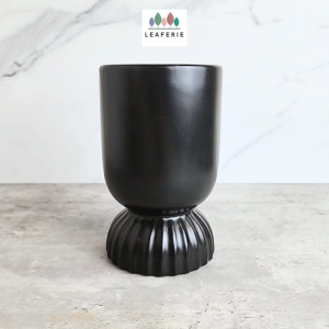 The Leaferie Velora ceramic pot flowerpot flower plant pots planter planters