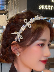 Crystal Pearl Hairband & High Hairline Face Washing: A Fashionable Sweet Style