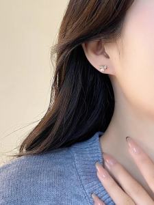 ต่างหูรูปผีเสื้อปมลูกปัดเทียมหวานๆ ดีไซน์เก๋ไก๋ เครื่องประดับแฟชั่นสำหรับเด็กผู้หญิง โลหะผสม ชุบเงิน ชุบทอง