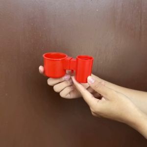 ถ้วยใส่น้ำไก่ชน ที่ใส่น้ำไก่ชน คละสี สามารถครอบเข้ากับขวดน้ำได้หลายแบบ