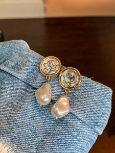 CAFFTI | Baroque Natural Pearl Earrings