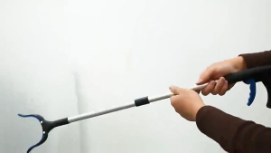 Long Reach Foldable Garbage Picker Grabber 360 Rotating Claw with Magnet No Back Pain Multi Purpose Trash Picking Tool for Outdoor & Household