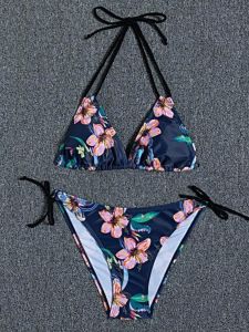 พิมพ์คอ Tie Up ชุดว่ายน้ําบิกินี่สําหรับผู้หญิงแฟชั่นแหล่งกําเนิดสินค้าจีน Casual Sporty ชุดเหมาะสําหรับงานเลี้ยงวันเกิด