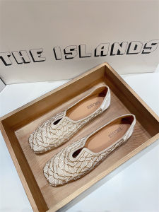 New 2025 Chinese Style Womens Flat Casual Shoes Square Head Retro Bean Bean Grandma Shoes Fashionable Embroidered Slip-On