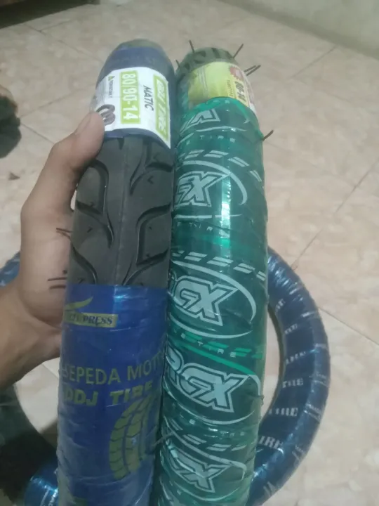 Ban%20Motor%20Metic%20Non%20Tubeles%201%20Set%20%5B%20Sepasang%20%5D%20Depan%2080/90%20Dan%20Belakang%2090/90%20Ring%2014%20-%20Image%204