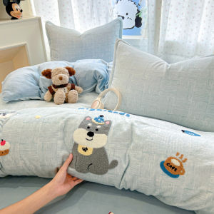 Kiss Dear | Winter Towel Embroidered Thick Milk Velvet Bed Cover 150x200x230cm