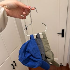 Heavy Duty Metal Hat Hanger Hook Multifunctional Closet Storage Organizer for Hats Scarves Belts Wardrobe Space Saving Rack