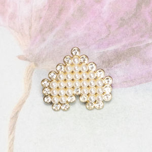 กระดุมหัวใจลูกปัดโลหะสีทองสีเงินสำหรับผู้หญิง กระดุมทรงไม่สมมาตร กระดุมสำหรับเสื้อผ้าโรงเรียน กระดุมหัวใจรูปหัวใจ กระดุมหัวใจรูปหัวใจ