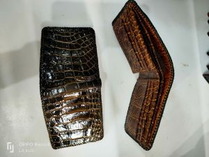 dompet pendek kulit buaya rajut merauke papua