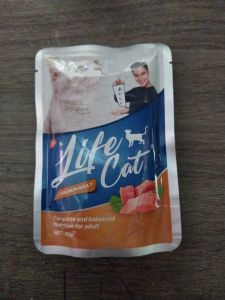 Life Cat Pouch Salmon Adult 85gr Untuk Kucing Dewasa