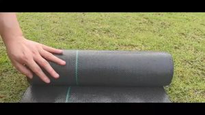 พลาสติกคลุมดินกันวัชพืช ป้องกัน UV รักษาความชุ่มชื้นในดิน เหมาะสำหรับปลูกพืชและจัดการสวน ลดการเติบโตของวัชพืชเพื่อผลผลิตที่ดีขึ้น