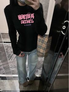 Áo Sơ Mi Cổ Tròn Dài Tay Ấm Áp Ôm Vừa Vặn Phong Cách Mỹ Cổ Điển Mùa Thu 2025 Thương Hiệu Thời Trang Nữ