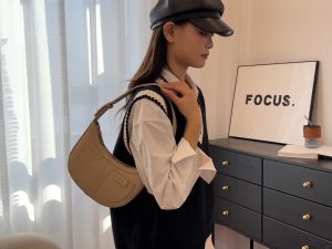 [KAMARI BAG] Funatic Tas Shoulder Bag Wanita Tas Handbag Tas Underarm Tas Bahu Wanita Tas Hangout Kulit Tanpa Selempang