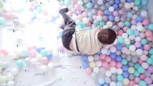 ลูกบอล ลูกบอลพลาสติก ลูกบอลสระน้ำ บ้านบอล แบบนุ่ม สำหรับเด็ก ลูกบอลเด็กเล่น ขนาด 5.5 ซม. (100ลูก)