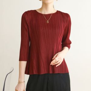 Miyake Pleated Slim-Fit Versatile Three-Quarter-Length-Sleeved T-shirt 7097