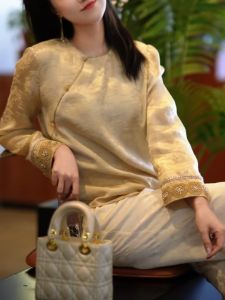 New Chinese Style round Neck Embroidered Patchwork Hidden Pattern Early Autumn Versatile Simple Base Shirt Ladies T-shirt