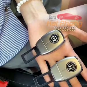 1 Chốt cắm đai an toàn chốt chồng đai ngắt chuông cho ô tô - Có thể cắm nối tiếp - Chất liệu Inox mạ Crom cao cấp