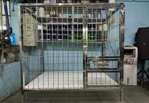 3x4x4 w/FEEDING WINDOW.. HEAVY DUTY STAINLESS 304 DOG DAGE