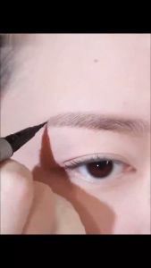 2in1 Three-Dimensional Ultra-Fine Head Liquid Eyebrow Pencil 0.01mm Double-Head Eyebrow Pencil Waterproof And Sweat-Proof Gray Brown Natural Long-Lasting Non-Fading Makeup Eyebrow Long Pen Tattoo Fading Cosmetics Three-Dimensional Ultra-Fine Tip Easy To C