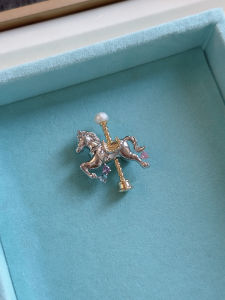 YISHU | Freshwater Pearl Elegance Luxury Womens Brooch