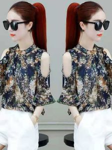 NUANKONG | Off-shoulder Loose Flower-patterned Blouse