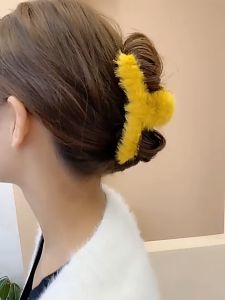 Kẹp tóc hình cá mập phủ lông dễ thương thời trang Hàn Quốc cho nữ - Hot Trend
