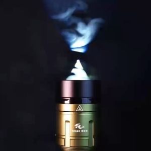 Shan Bao Đèn pin phóng to cắm trại ngoài trời màu xanh lá cây Nguồn sáng tập trung ánh sáng mạnh có thể đốt cháy ngọn lửa