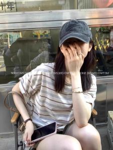 Áo Thun Nữ Tay Ngắn Cổ Tròn Mỏng Rộng Rãi Mùa Hè Phong Cách Nhật Bản Cổ Điển Kẻ Sọc Che Giấu Mỡ Giảm Béo