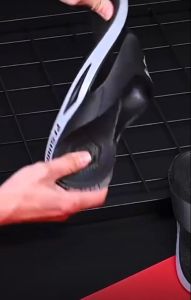 รองเท้าแตะ 2023 แฟชั่น รูปแบบหนีบ กันลื่น พื้นหนา สี 40-44 คุณภาพดี ราคาถูก