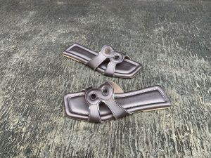 Sandal Flat Wanita Terbaru . Sandal Iuvenes / Sandal Flat / Sandal Premium / Sandal Cantik / Sandal Wanita / Sandal Cantik / Sandal Murah / Bisa COD