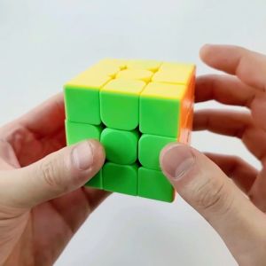 KAISER ของเล่น รูบิค ลูกบิด รูบิค 3x3 ของเล่นเด็ก rubik ความเร็วระดับมืออาชีพ ลูกบาศก์ ของเล่นลับสมอง