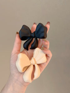 Elegant Hollow Butterfly Knot Brooch Simple Adult Style Retro Korean Fashion Hair Accessories Minimalist Pin for Women