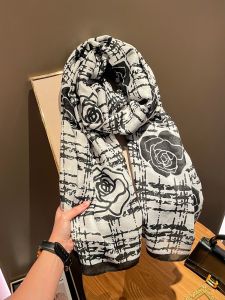 Fashionable Black White Shawl Womens Warmth Double-Sided Scarf Long Neck Warmer Korean Style Winter Accessories