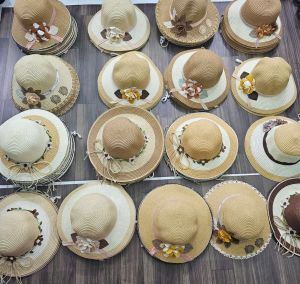 79k Nón rộng vành đội đi biển xinh xinh