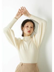 เสื้อชั้นในถักแขนยาวทรงหลวมสไตล์ฝรั่งเศส คอปกสูงครึ่งตัว แขนยาว ทรงสลิมฟิต เสื้อชั้นในสีขาว ฤดูใบไม้ร่วง/ฤดูหนาว