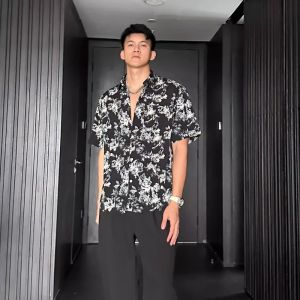 Summer Thin Ice Silk Breathable Hawaii Vacation Floral Shirt Men Loose Cool Feeling Drape Full Print Short Sleeve Shirt