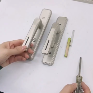 ลูกบิดก้านโยกห้องนอน ลูกบิดประตู ลูกบิดก้านโยก ลูกบิดประตูไม้ พร้อมล็อคในตัว ครบชุด ก้านโยกสแตนเลส ติดตั้งได้กับบานประตูทุกชนิด พร้อมส่งจากไทย